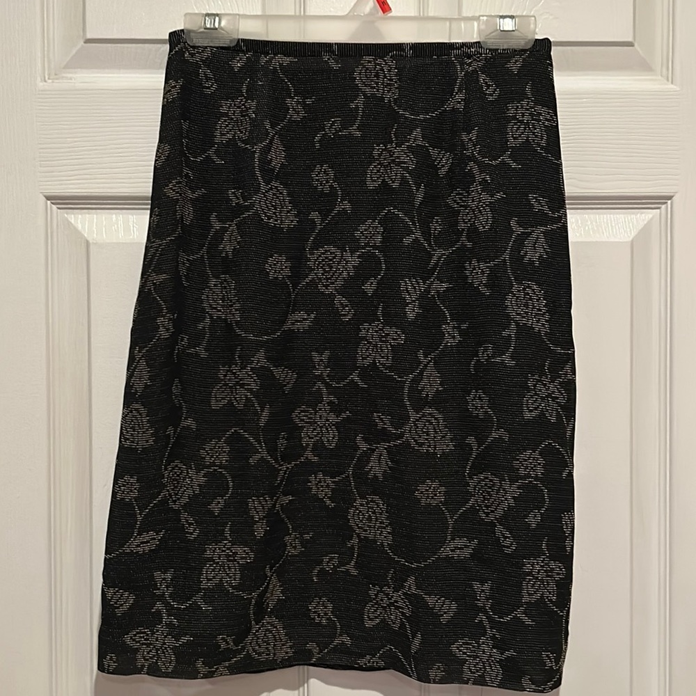 Ann Taylor lightweight black/grey print skirt Sz 6